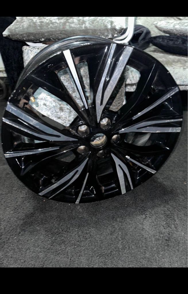 Nissan Juke II F16 2022 R19 Alloy Wheel Rim KE4096P400 AMD204009
