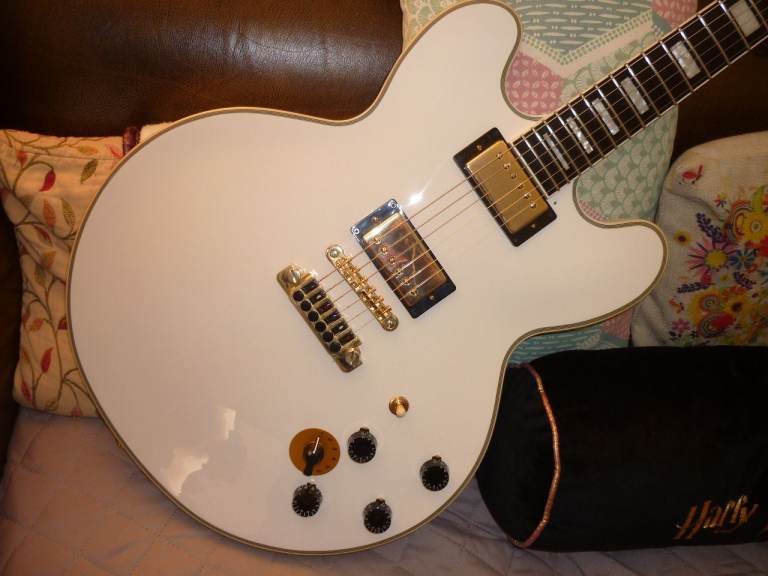 reinvented epiphone bb king lucille,bone white.