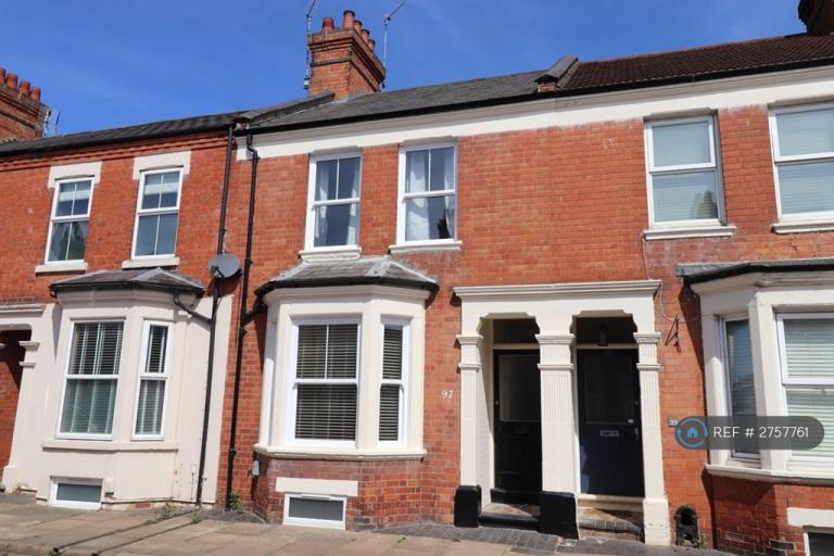 3 bedroom house in Cedar Road, Northampton, NN1 (3 bed) (#2757761)