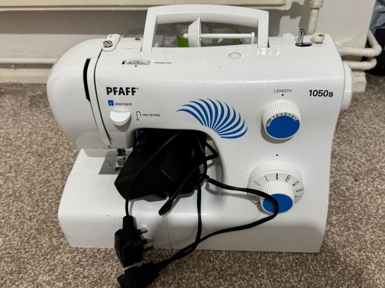 Pfaff Element 1050s sewing machine