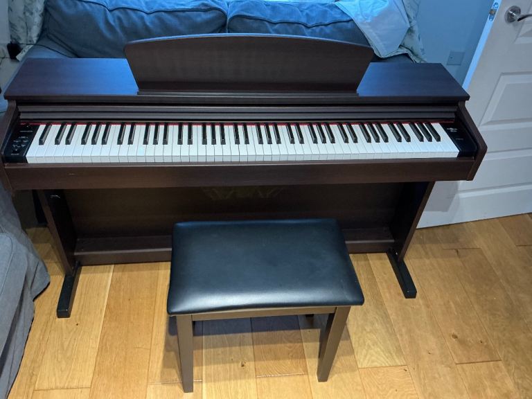 Gear4music DP-10X Digital Piano – £190 (delivery possible)