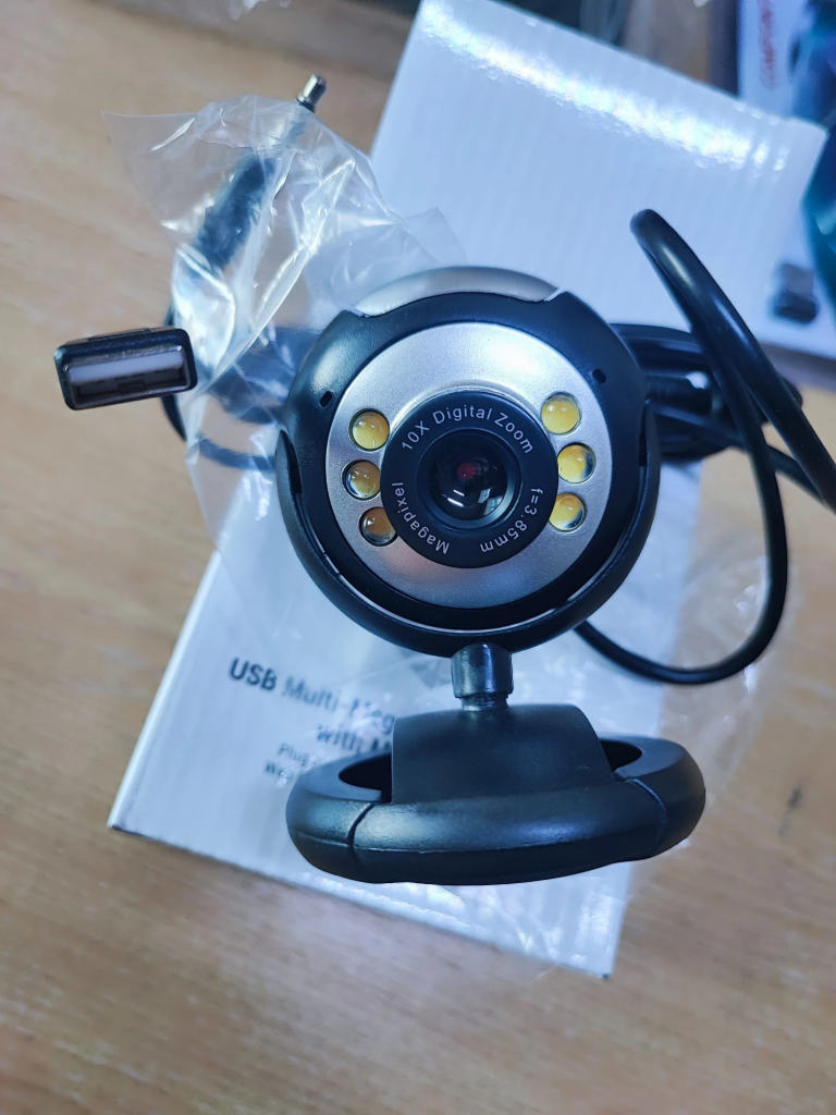 USB Multi-Megapixel Web Camera with Microphone – Plug & Play – New