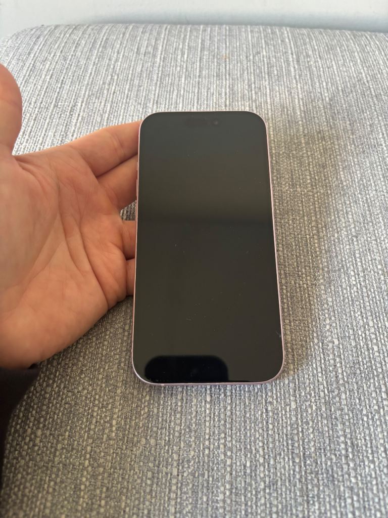 Pink iPhone 15 - 128gb 