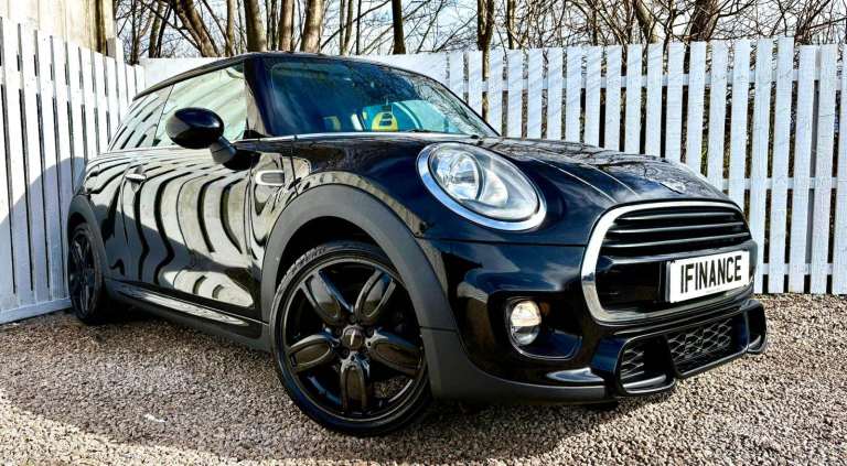 CAN'T GET CREDIT? CALL US! Mini Hatch 1.5 Cooper Series II (s/s) - £199 DEPOSIT, £70 PER WEEK