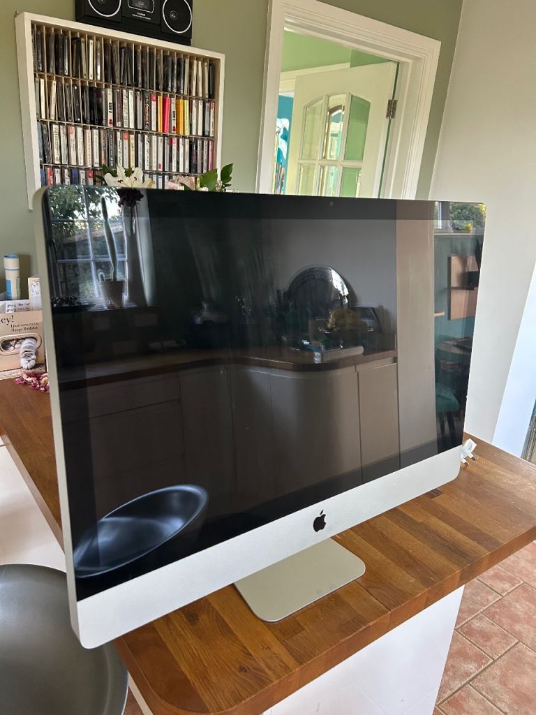 Apple iMac 27” (2011) – Core i5, 1TB HDD – Working, Factory Reset