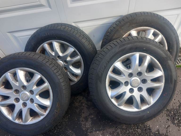 KIA  17" ALLOYS WHEELS +GREAT TYRES 
