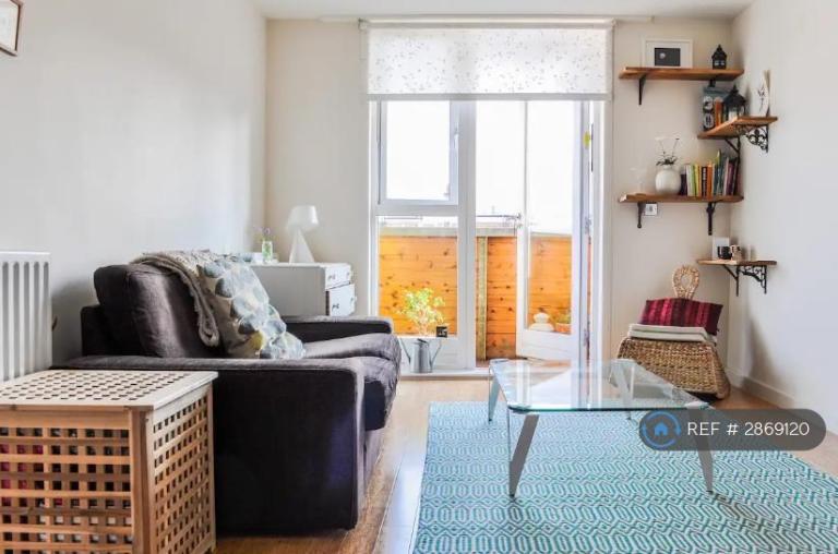 1 bedroom flat in Wenlock Street, London, N1 (1 bed) (#2869120)