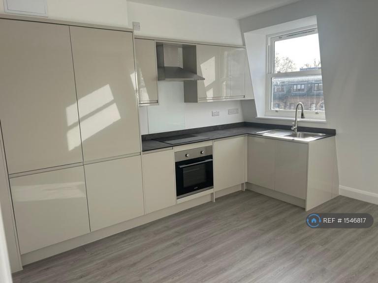 1 bedroom flat in Old London Rd, Kingston, KT2 (1 bed) (#1546817)