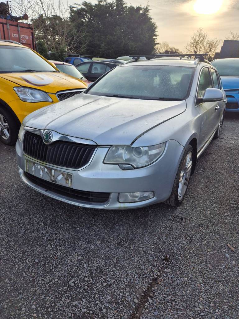 2013 SKODA SUPERB ESTATE 2.0 TDI BREAKING FOR PARTS