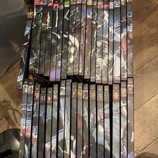 Marvel The Ultimate Graphic Novels Collection (37 books)