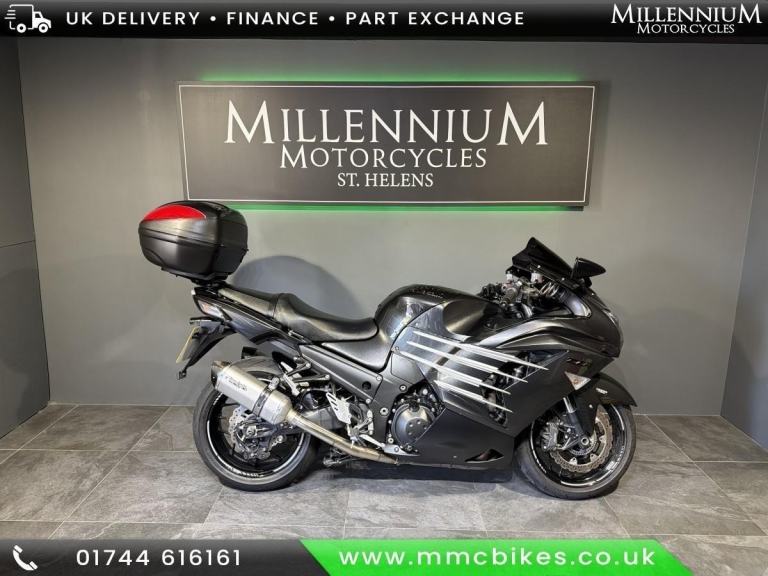 2017 KAWASAKI ZZR 1400 PERFORMANCE SPORTS TOURER WITH TOP BOX