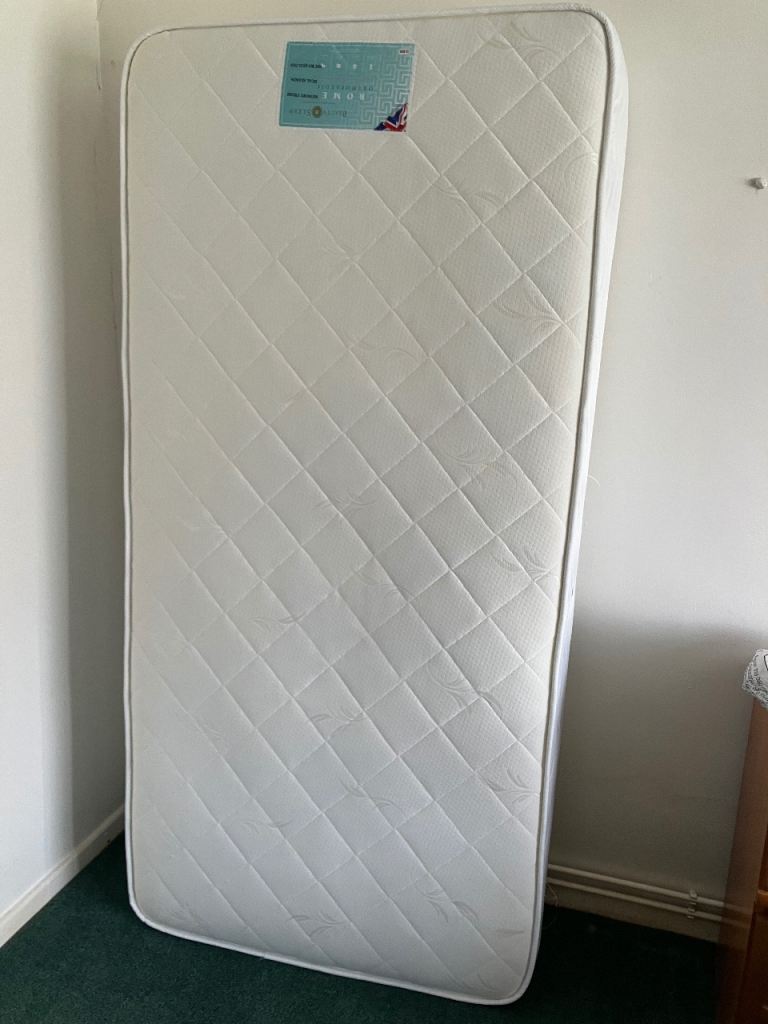 Single mattress 