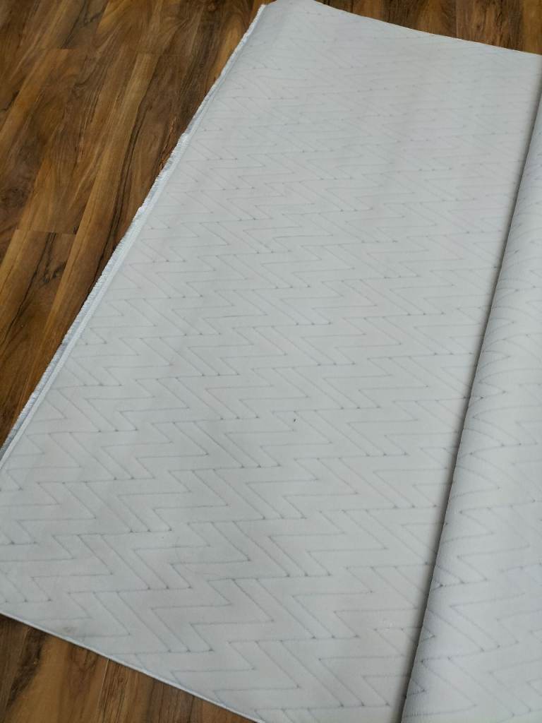 New and unused large area rug rugs carpet white OO