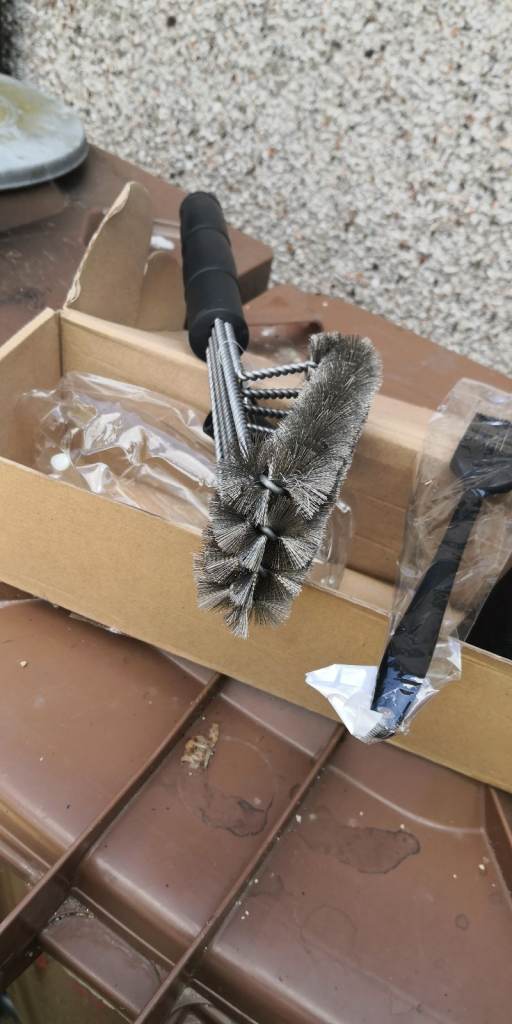 New Barbeque Cleaning Wire Brush