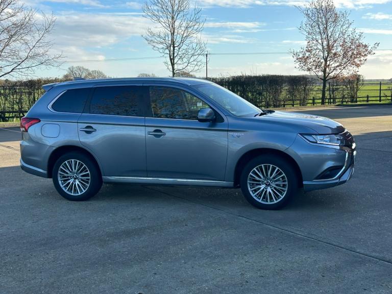 2019 69 Mitsubishi Outlander 2.4 PHEV Reflex Plus Automatic Commercial 30,000 mi