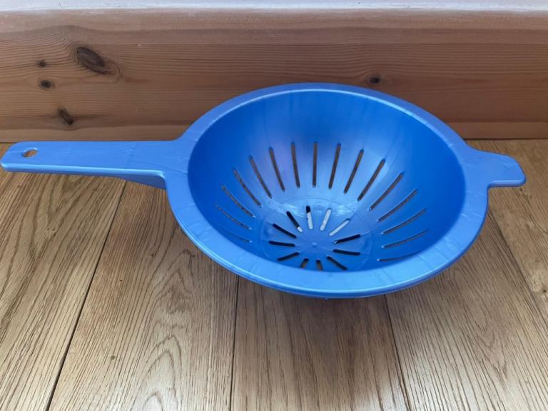 BHS blue colander