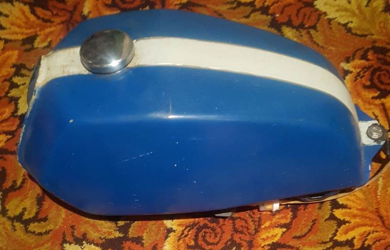 HONDA CG125 CG 125 PETROL FUEL TANK WITH CAP and TAP - REDUCED BARGAIN