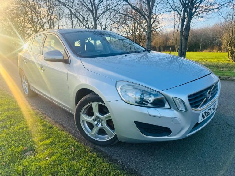 2022 Volvo V60 1.6 T4 SE Lux Estate 5dr Petrol Powershift Euro 5 (180 ps) ESTATE Petrol Automatic