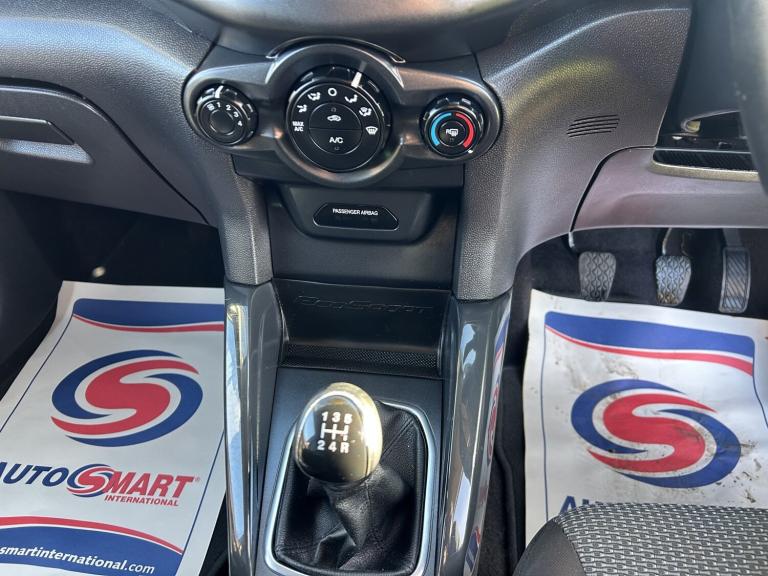 FORD ECOSPORT 1.5 Zetec 2015