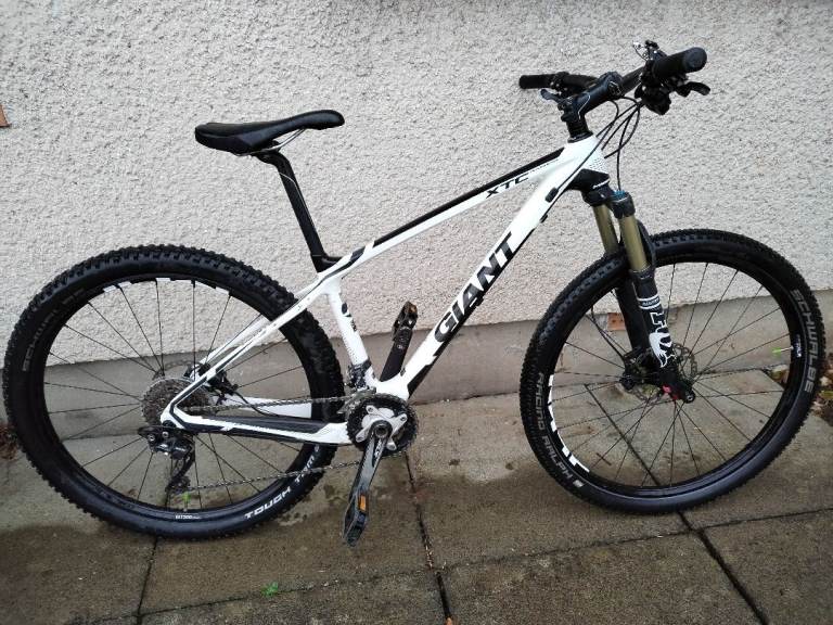 Classy Giant XTC Advanced hardtail MTB looking for a new home