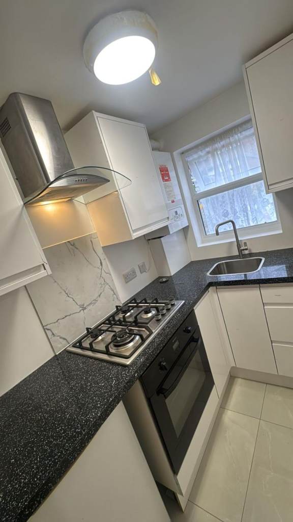 Double bedroom with separate kitchen and separate bathroom