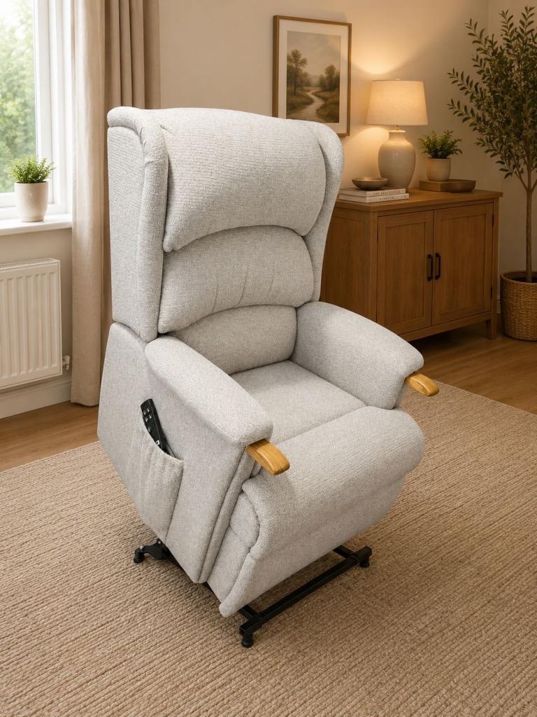 HSL Aysgarth Super Grande Riser Recliner Chair - As New