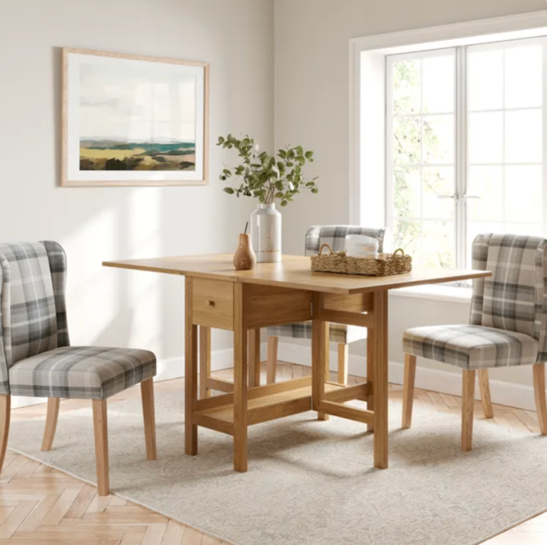 Dunelm Clifford Dropleaf Dining Table - perfect condition