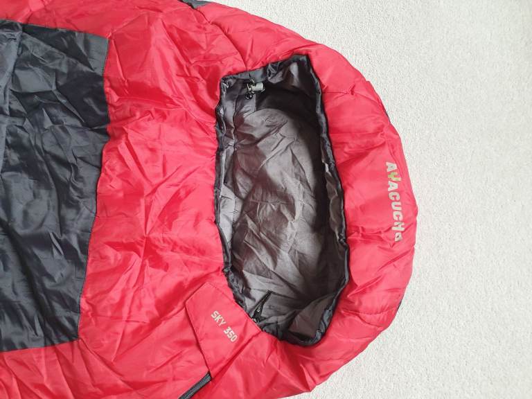 Ayacucho Sky 350 3-Season Adult synthetic-filled sleeping bag. Excellent condition.