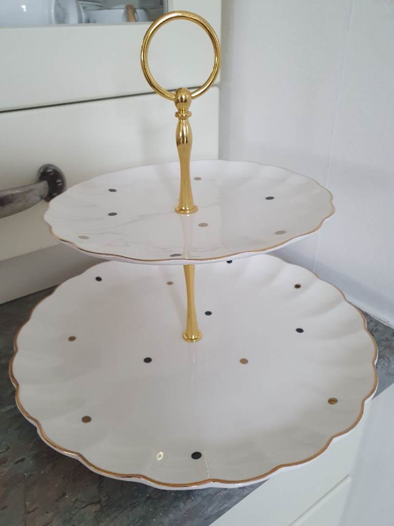 Attractive one teir cake plate
