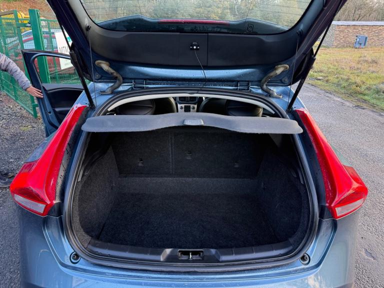 2013 Volvo V40 D2 Cross Country Lux 5dr HATCHBACK Diesel Manual