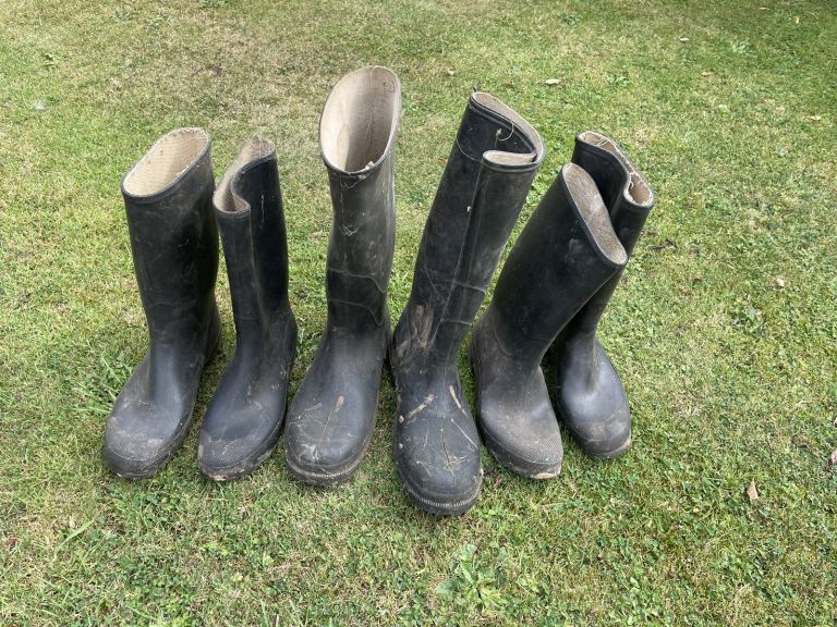 3 pairs or black wellies or using as garden plant pots!!