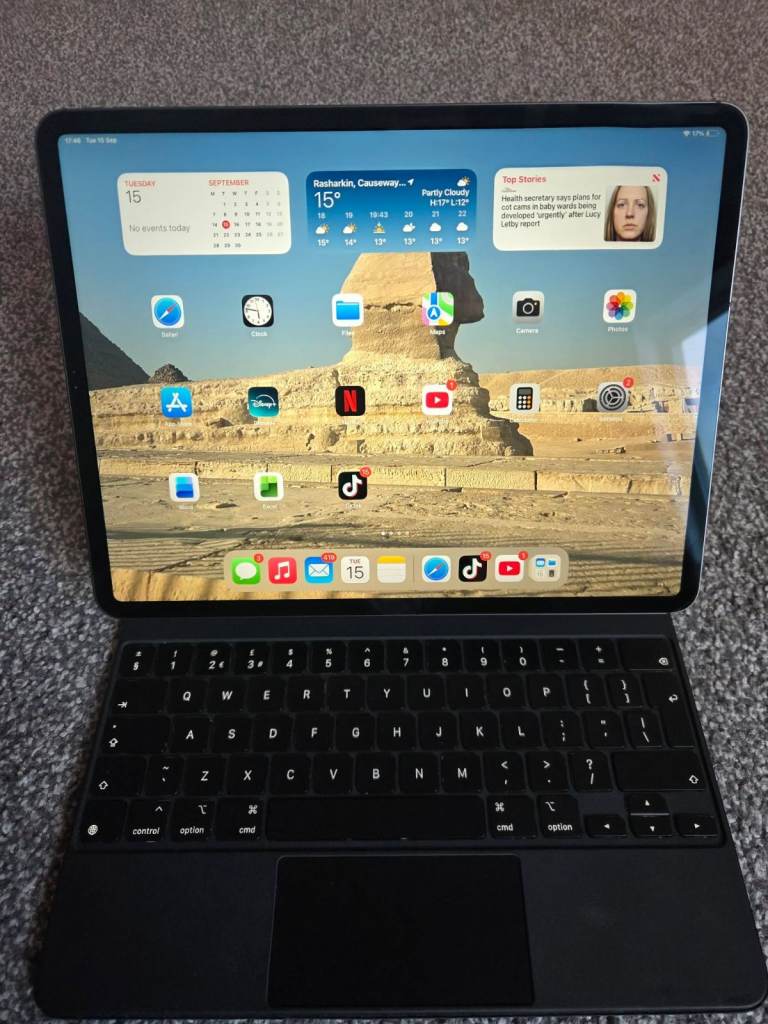 Apple iPad Pro 12.9inch 128GB (4th Gen) 2020 Space Grey Cellular with Apple Magic Keyboard 