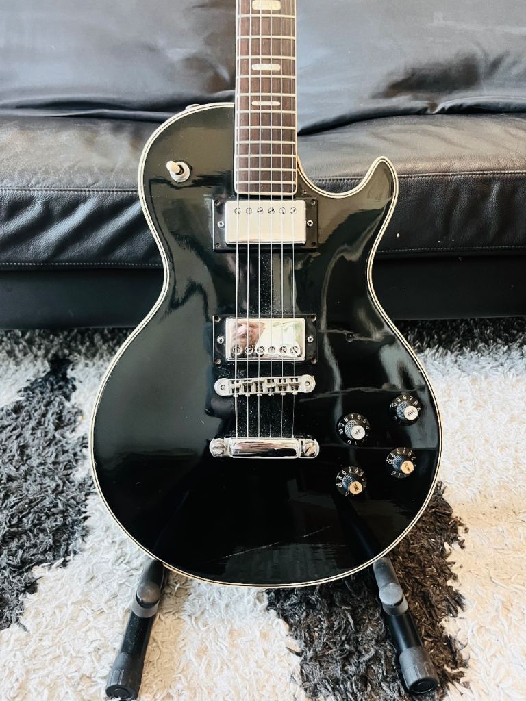 1970s Les Paul Style Electric Guitar – Made in Japan.