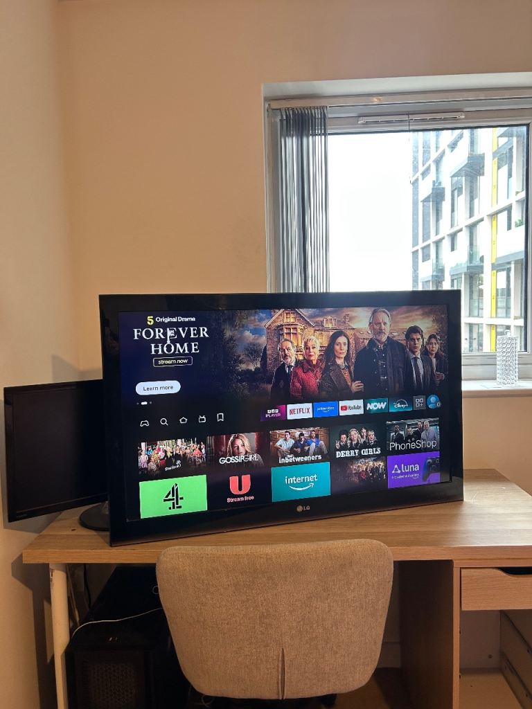 LG 32LD320 32-inch LCD TV – Good Condition