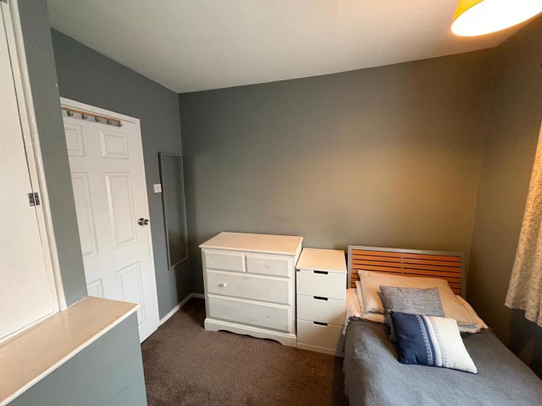 Single room for rent 