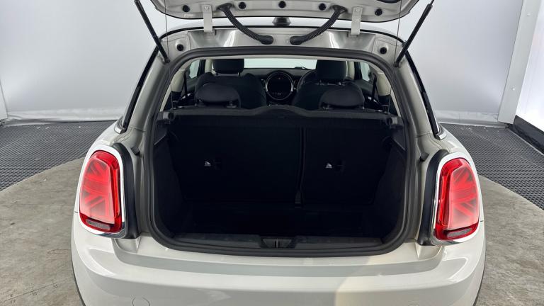 2021 MINI Hatch 135kW Cooper S Level 1 33kWh 3dr Auto HATCHBACK ELECTRIC Automatic