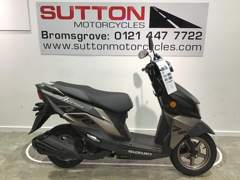 SUZUKI AVENIS 125 2025 White and Green/Silver available.