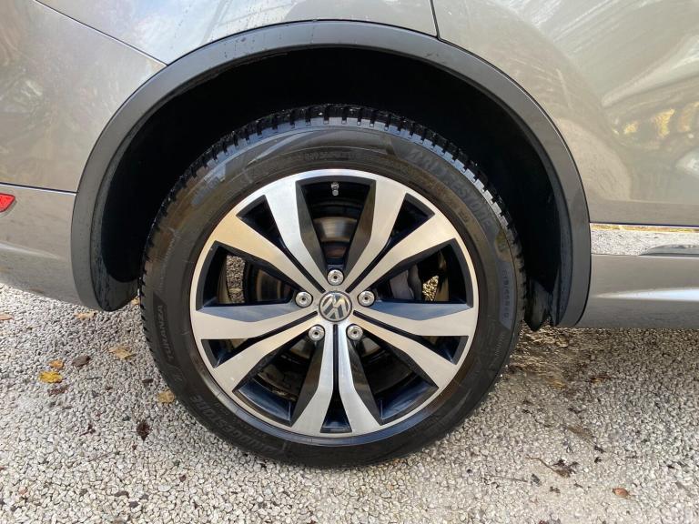 2014 Volkswagen Touareg 3.0 TDI V6 BlueMotion Tech R-Line Tiptronic 4WD Euro 5 (s/s) 5dr ESTATE D...