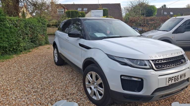 RANGE ROVER EVOKE 2016 - MOT APRIL 2017/FULL MAJOR SERVICE & SAFETY CHECK