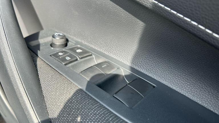  Toyota Corolla 1.8 VVT-h Car Derived Van 5dr Petrol Hybrid CVT Euro 6 (s/s) (140 ps) Petrol/Elec...