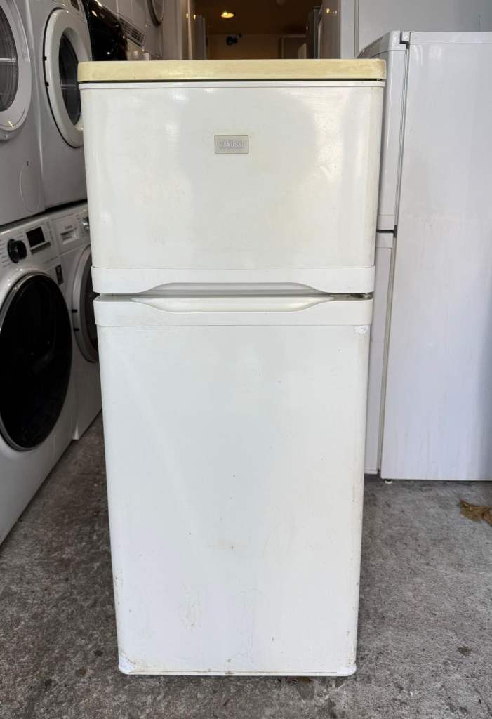 Zanussi White Colour Freestanding Fridge Freezer With Free Delivery 🚚 