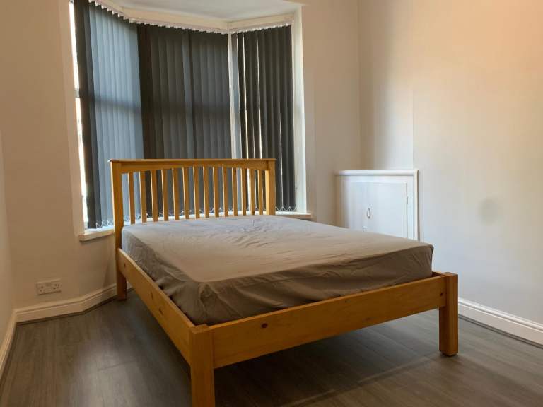 DOUBLE ROOM TO LET IN SHARE HOUSE IN LEICESTER LE3