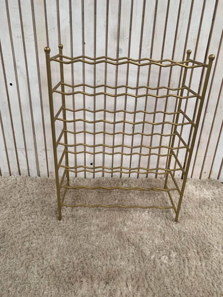 Gold Metal Wine Rack can holds over 30 bottels H76 w57 D26