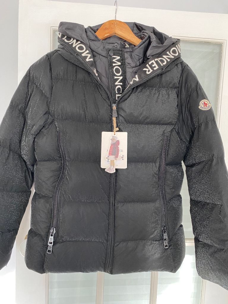 Moncler women size 2 (Medium)