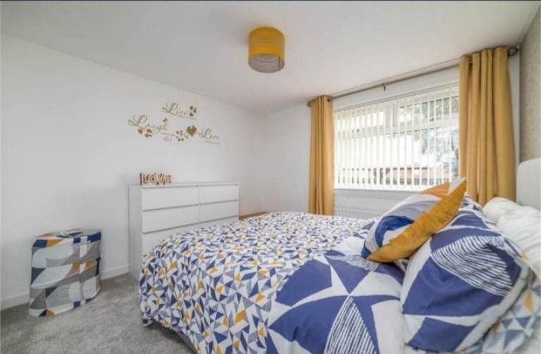 Beautiful 2 bedroom flat, KY12 8SG 