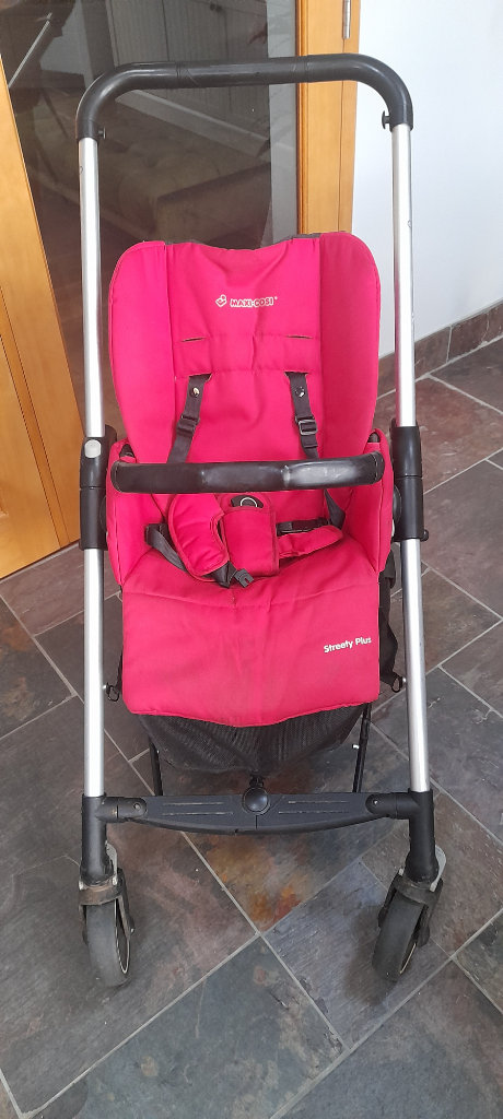 Pushchair + carry cot + car seat