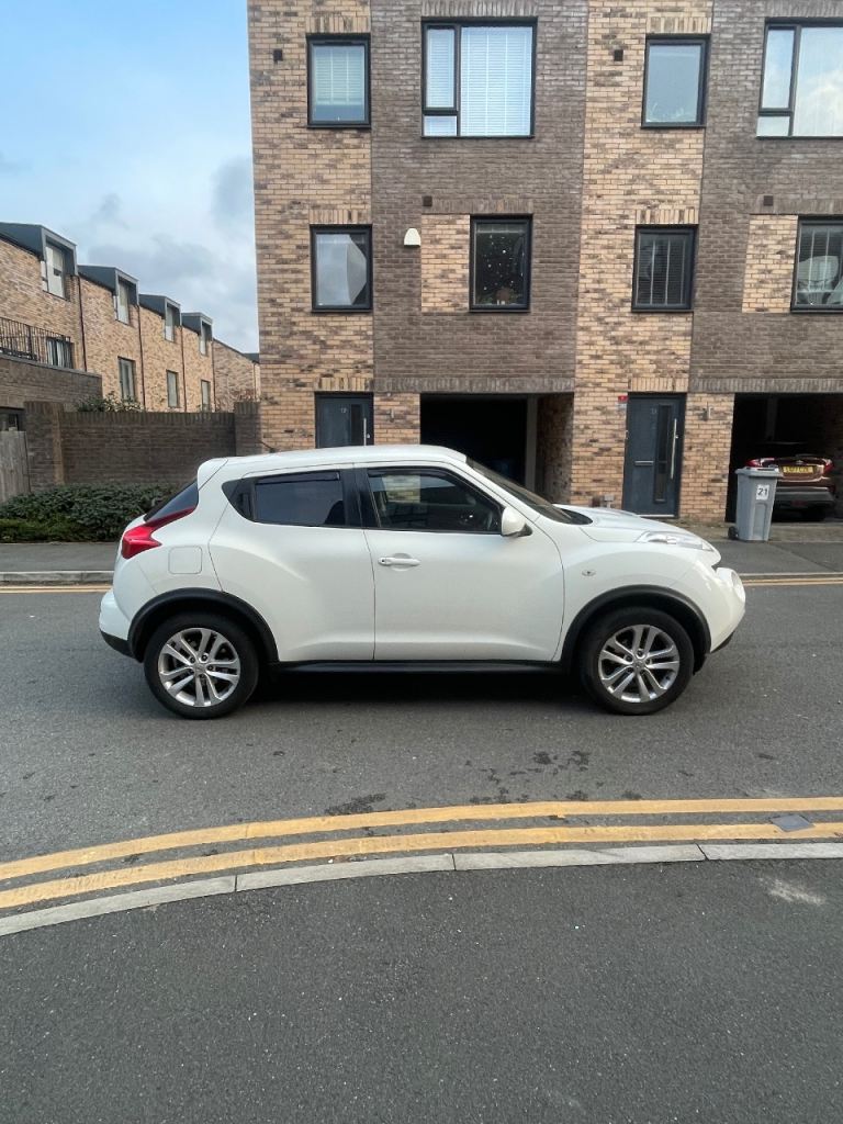 Nissan, JUKE, Hatchback, 2013, Manual, 1598 (cc), 5 doors