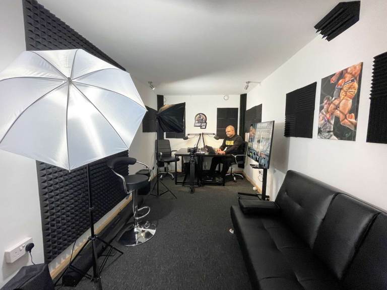 Music Studio | SoundProofed Room | Podcast to Rent In Hackney East London E9