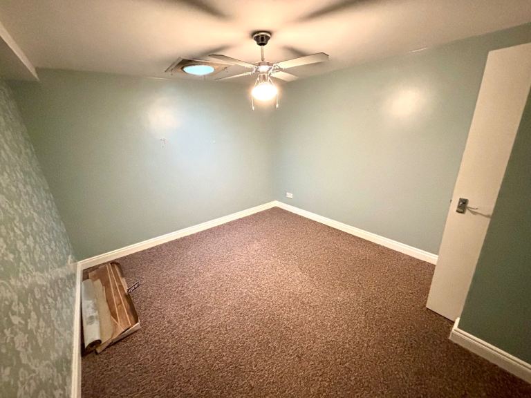 2 Bed Apartment Comber Square for rent