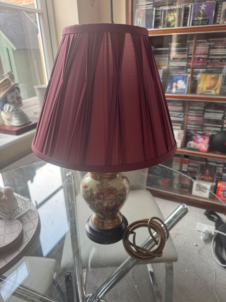 Lamp ginger jar style with shade